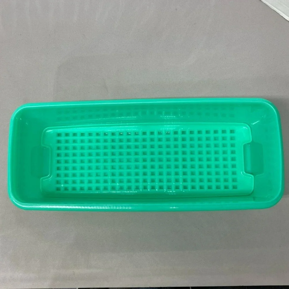 TUPPERWARE Bread Celery Vegetable Keeper Container Jadeite Green 782 892 Vintage